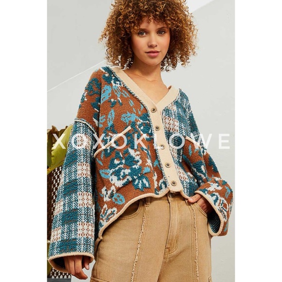 POL Choco Blue Floral Plaid Berber Fleece Button Down Cardigan - Picture 5 of 16